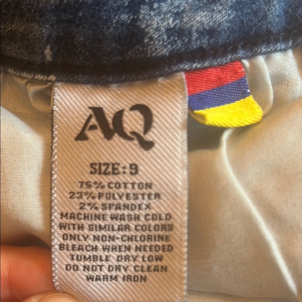 Multi Zipper Acidwash Jeans - Size 9 - Picture 9 of 9
